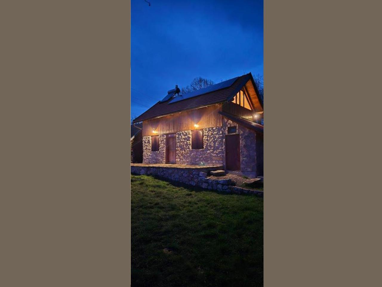 Salas U Bregu In Cheile Carasului Crasova Exteriér fotografie